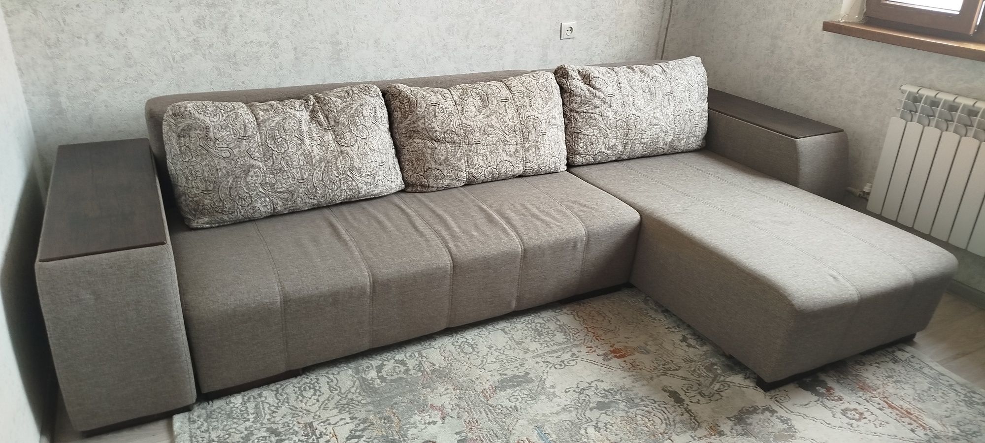 Продается б/у диван