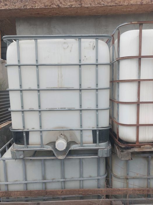 Продам кубовый бочки,.