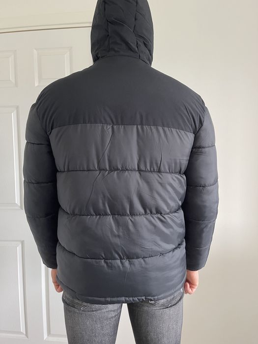 Vând geacă New Balance mărime M