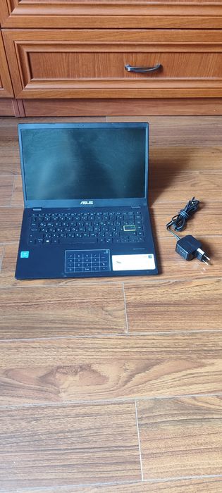 Срочно продаётся ультрабук asus