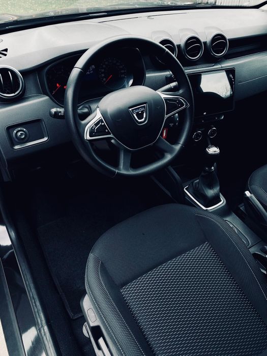 DACIA DUSTER Comfort 1.6 SCe 114cp,benzina, 4x4, Navigatie 9" km reali