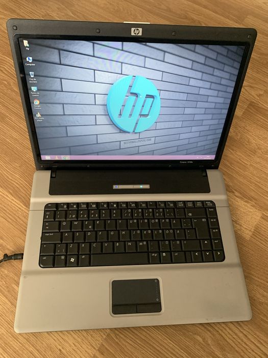 Laptop Hp display 15,4 inch perfect functional cu incarcator.