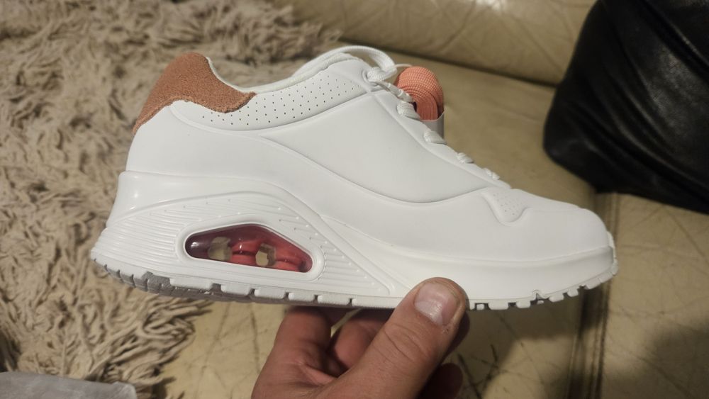 Маратонки Skechers нови