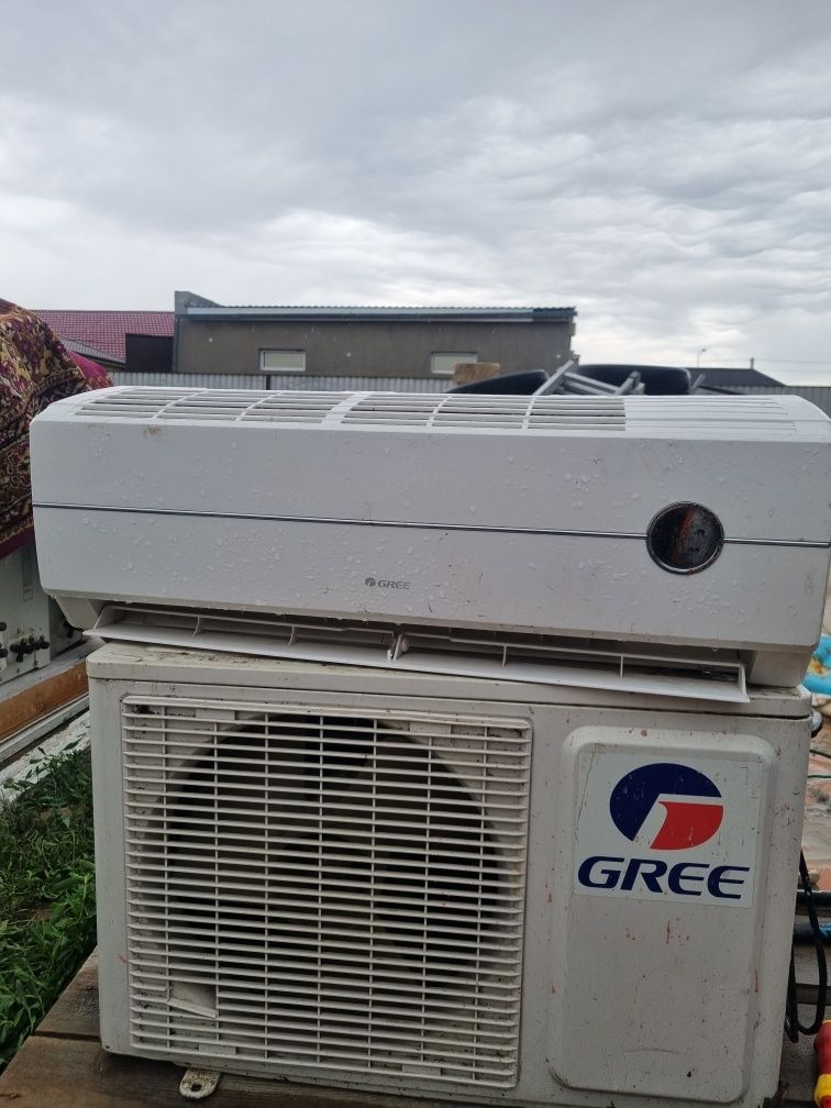 Кондиционер Gree 12 бу рабочем состоянии.