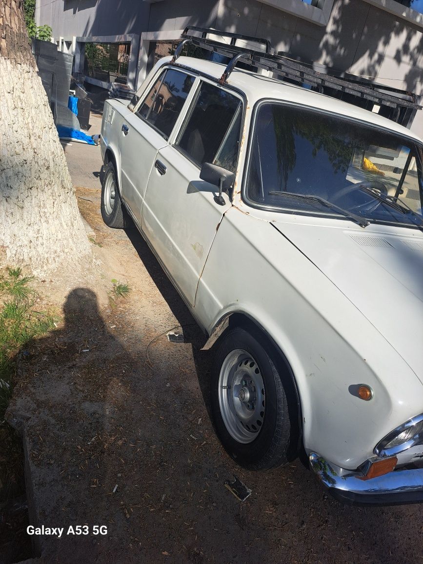Vaz 21011 sotiladi