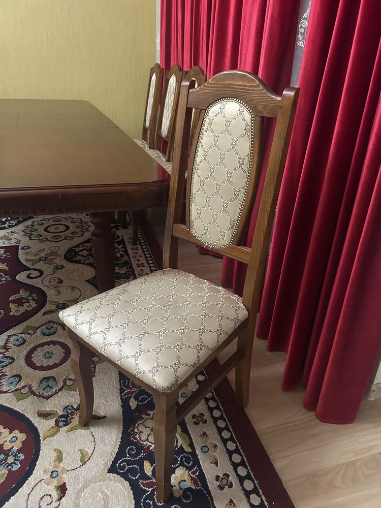 Продаем стол и стулья 12 шт