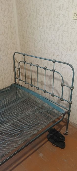 Продавам ретро легла два броя