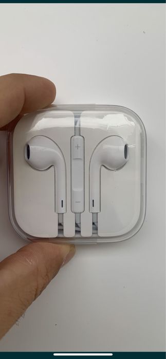 Casti Apple cu fir