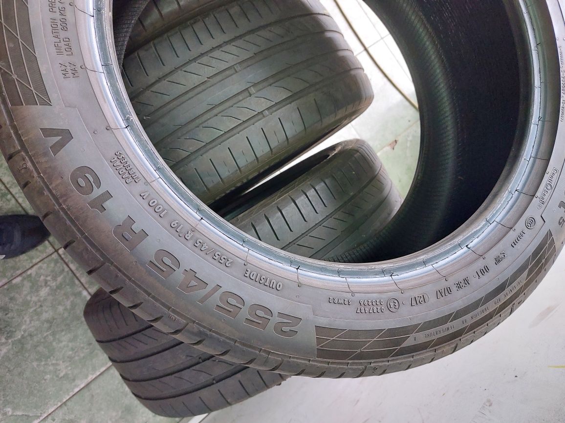 4 anvelope 255/45 R19 Continental de vara