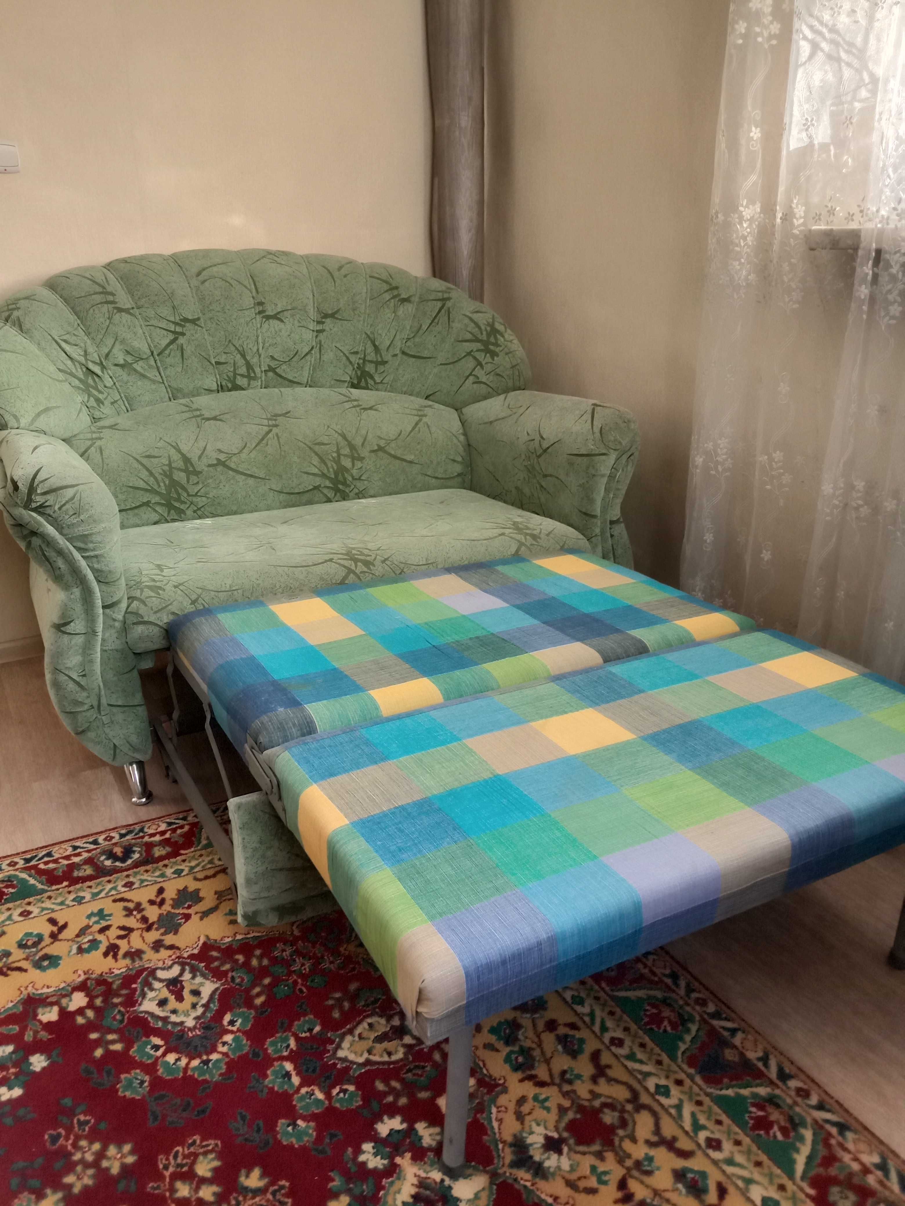 СРОЧНО!!! Продам комплект: диваны 2 шт +кресло 1 шт  б/у