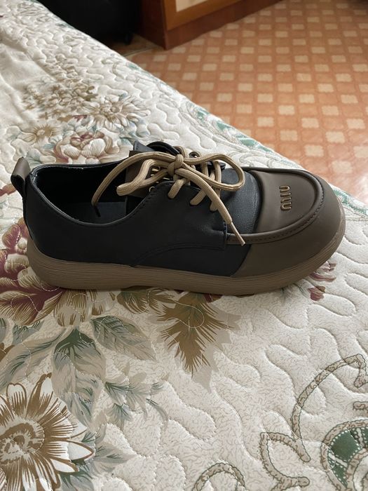 Продам красовки женские.