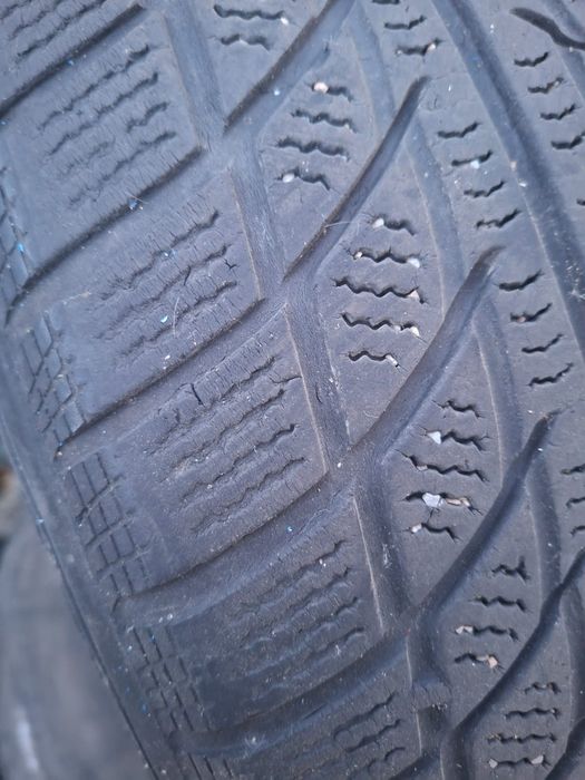 Vând anvelope Iarna