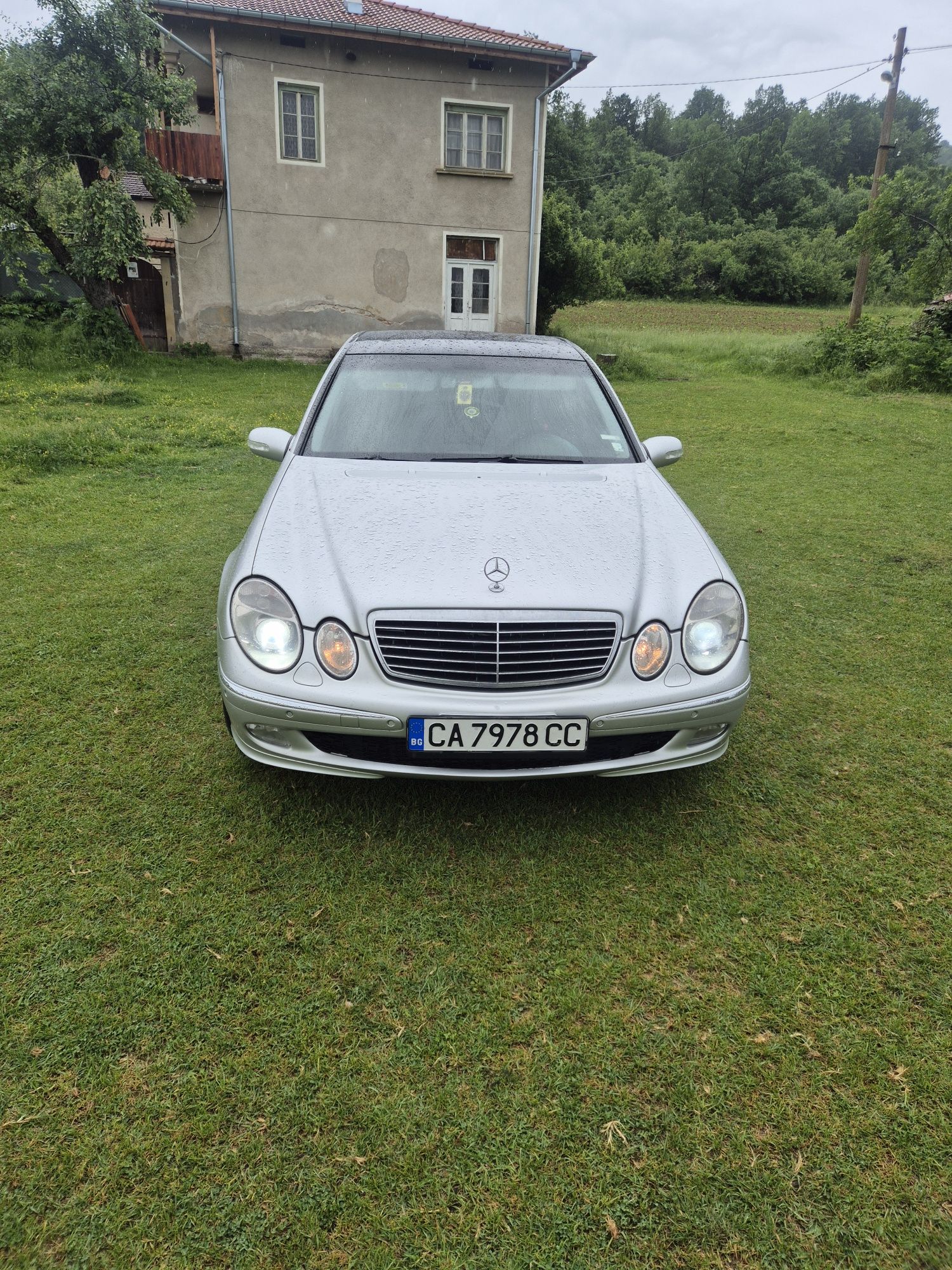 Mercedes-Benz 320