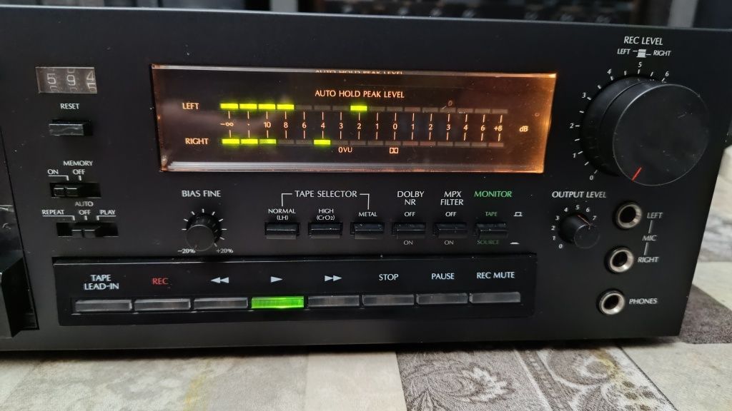 Касетник Sansui  D-550m