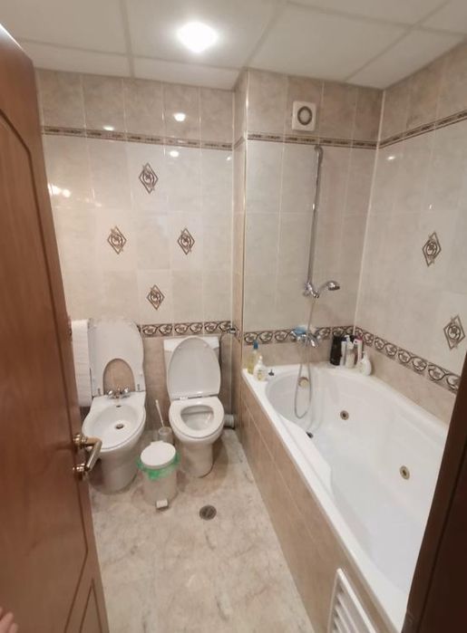 Дава се под наем Четиристаен апартамент в София, Гоце Делчев - 147 кв.м за 1350 € - Снимка #9