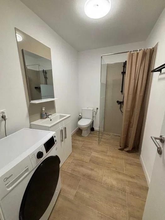 Închiriez apartament cu 3 camere in zona Odobescu