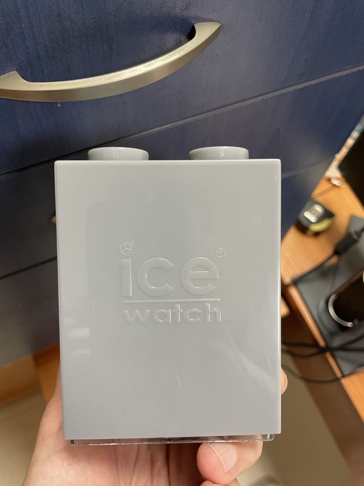Часовник Ice Watch
