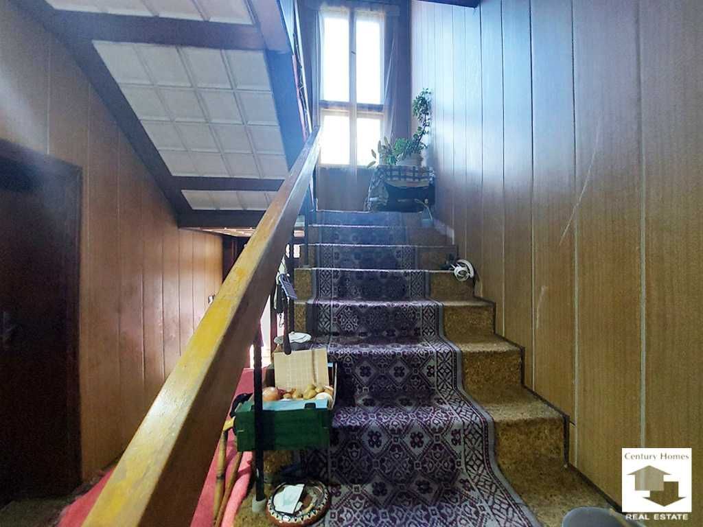 120341 Двуетажна масивна къща с двор в гр. Горна Оряховица