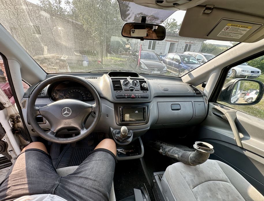 Dezmembrez Mercedes vito 2004