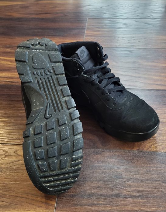 Ghete de piele intoarsa Nike Hoodland Suede, marimea 42-42.5 + cutie