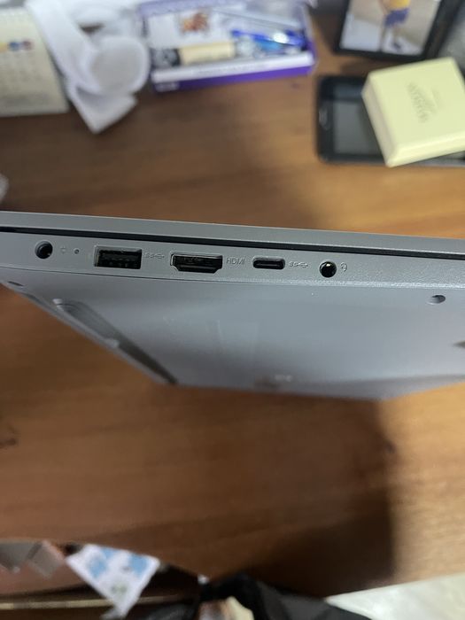 Laptop lenovo 128 sau 256 gb (pret usor negociabil)