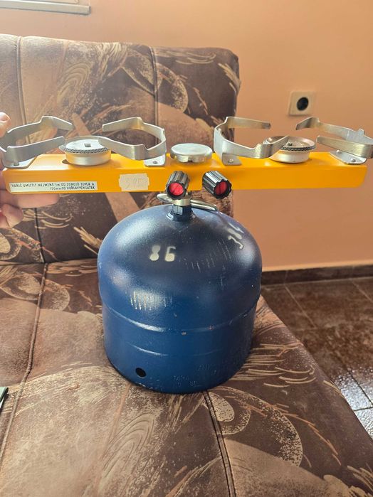 Газова бутилка с котлони подходяща за домакинство така и за къмпинг