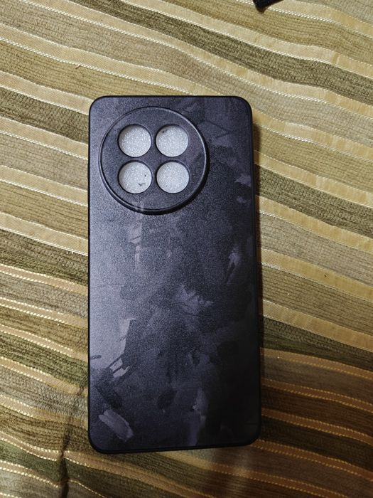 Продам чехол на OnePlus 13R