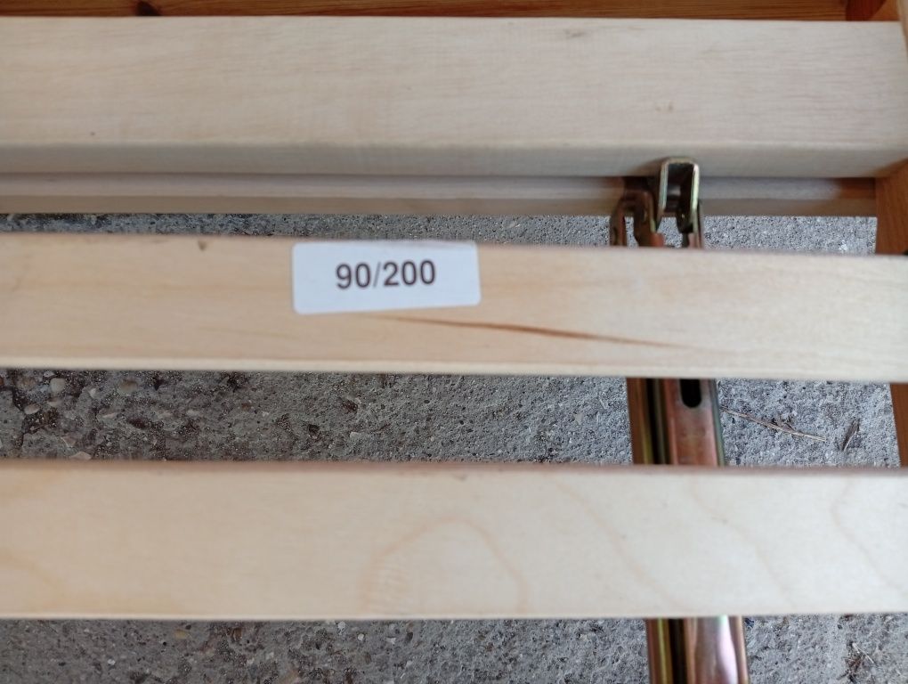 Единично легло 90/200.