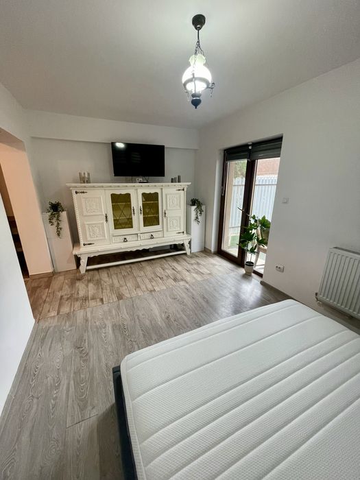 Inchiriez Apartament cu 1 Camera, Curte si loc de parcare in Rediu 60m
