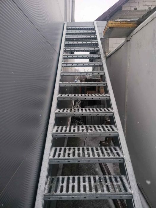 Scări zincate galvanizate