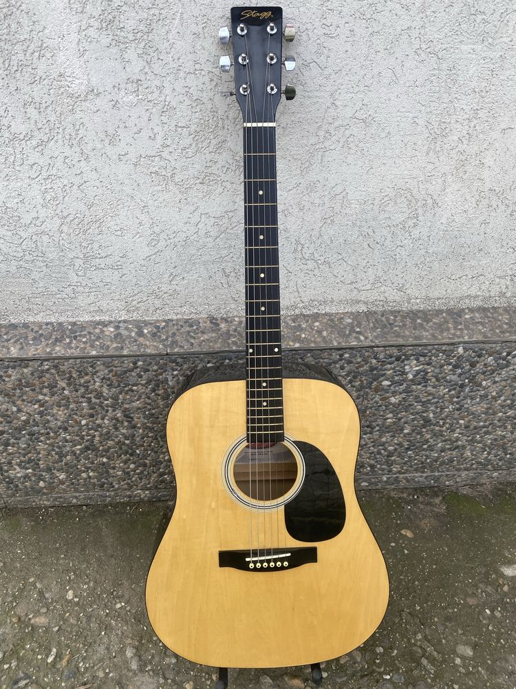 chitara  acustica Stagg