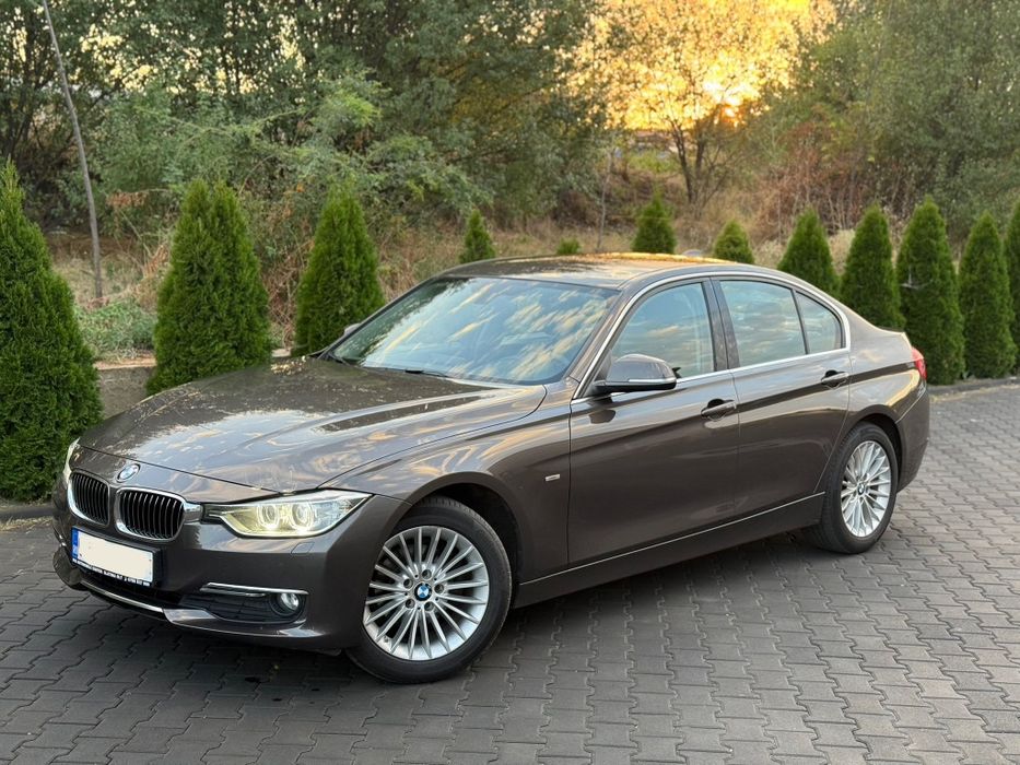 Proprietar BMW 320 an 2014 revizii numai la BMW cu 189.000km impecabil
