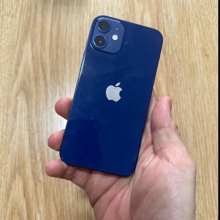 Продавам Iphone 12 Mini