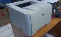 Продам принтер HP LaserJet P2035 в отличном состояний!