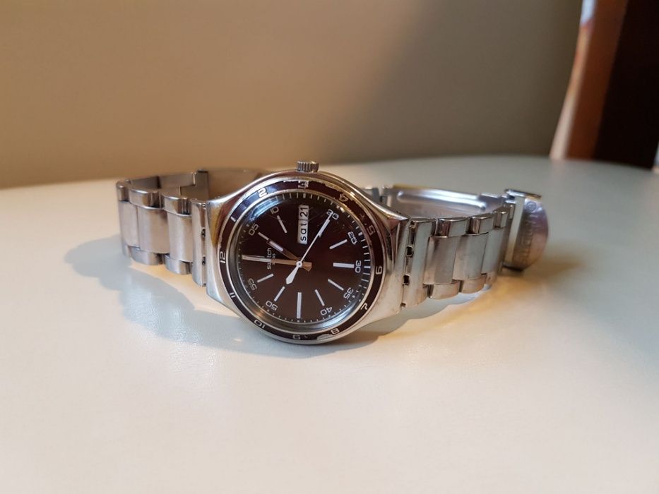 Ceas Swatch Irony All Steel Vintage Day/Date Burgundy Dial