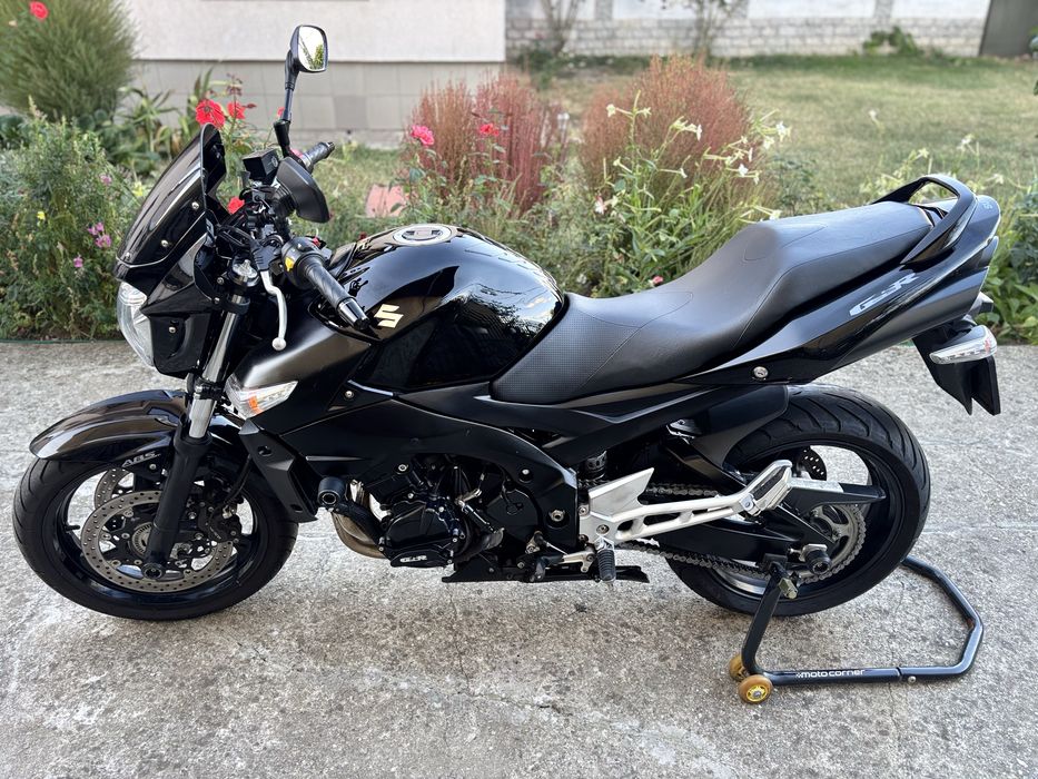 Suzuki GSR600 ABS Black Edition 2011