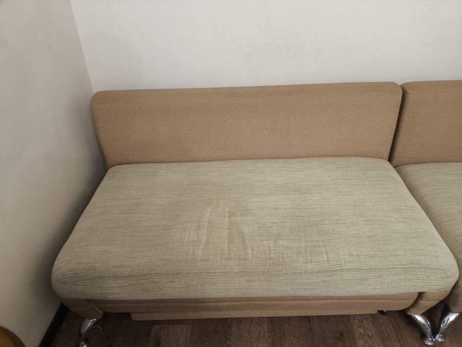 Диван. Состоит из 3 частей. Бесплатно