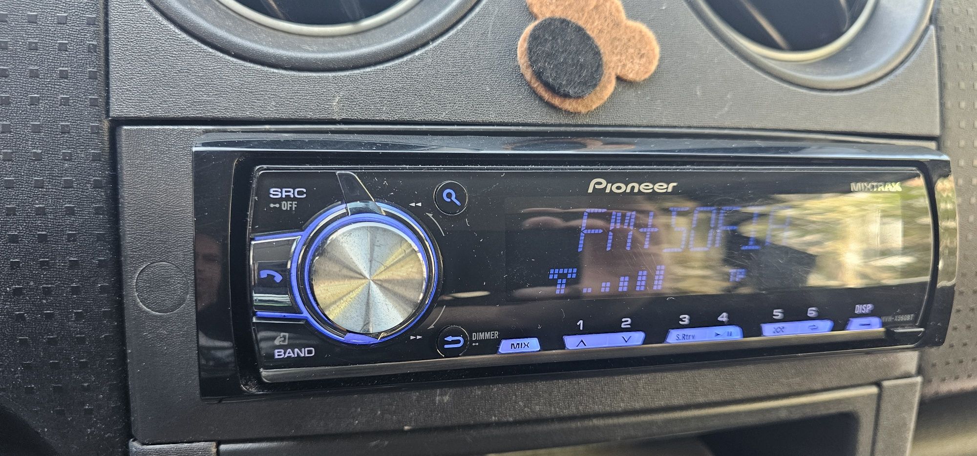 Продавам Pioneer mvh-x560bt