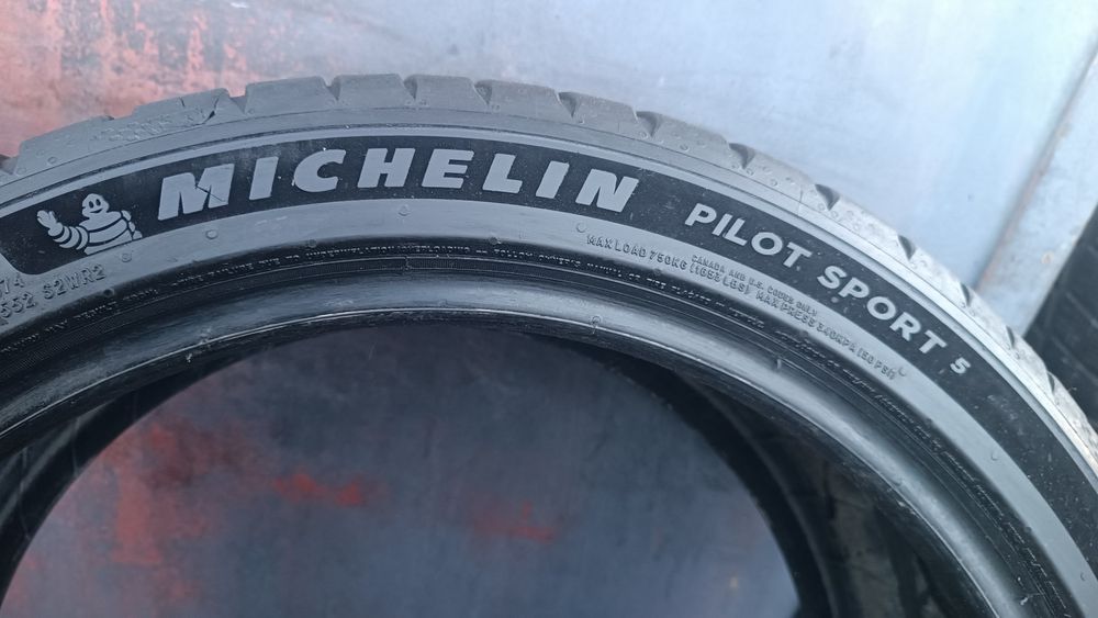245/40/19 Michelin Дот 3522