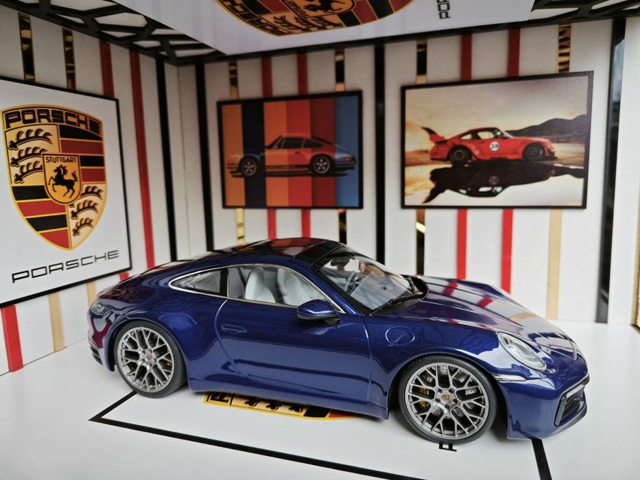 Minichamps Porsche 911 Carrera 4S 1:18