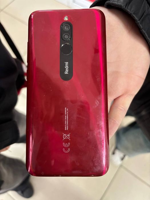 Redmi 8  red 4/64gb