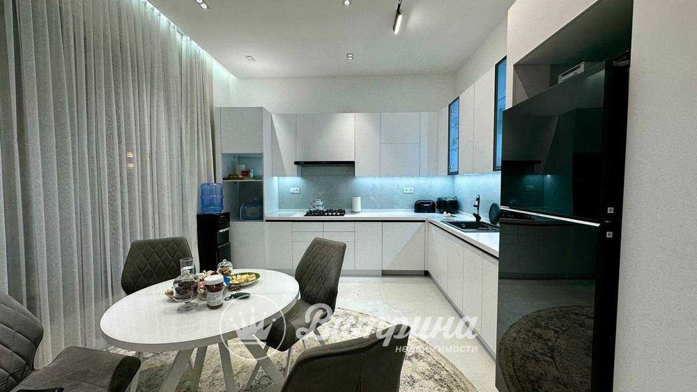 Продается шикарный дом в Кибрае