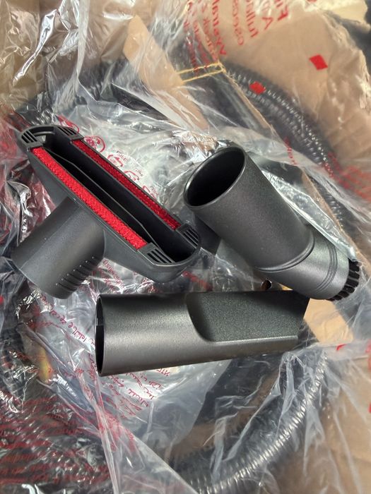 Aspirator fara sac, 700w, capacitate 1.5 litri, accesorii multiple