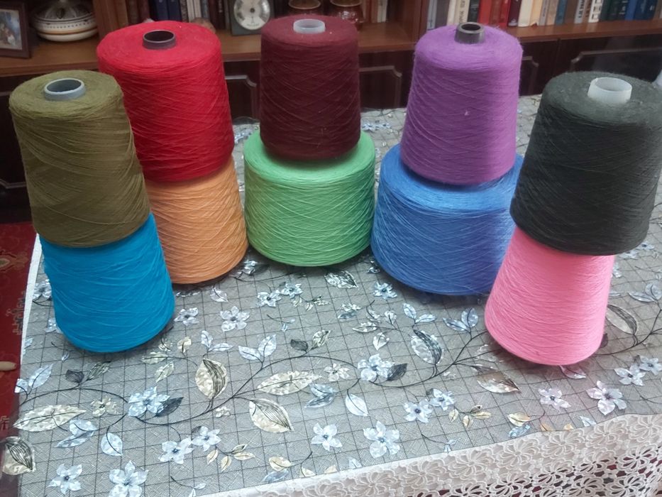 Продам пряжу в бобинах, полушерсть. Производство Беларусь.