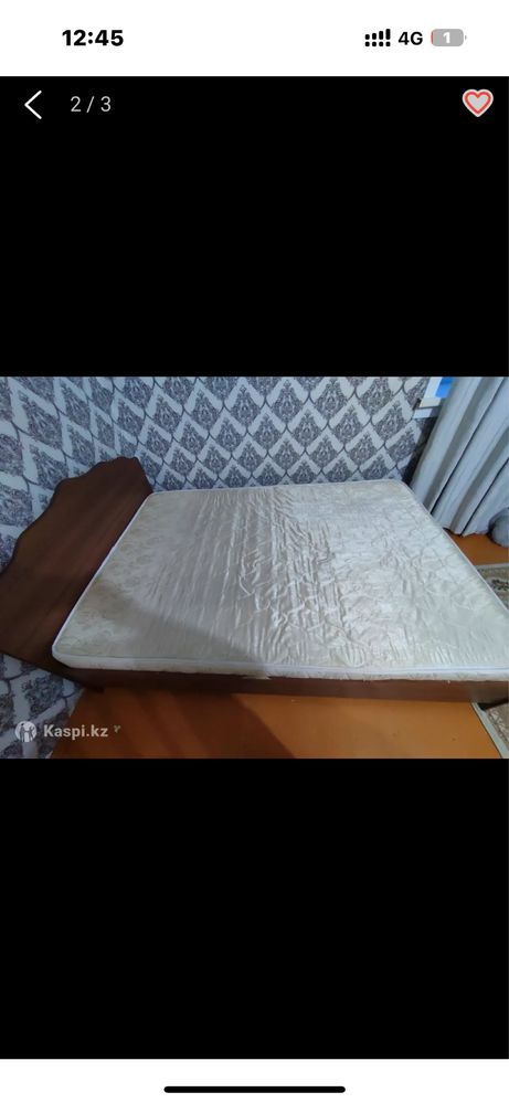 Кровать с матрасом