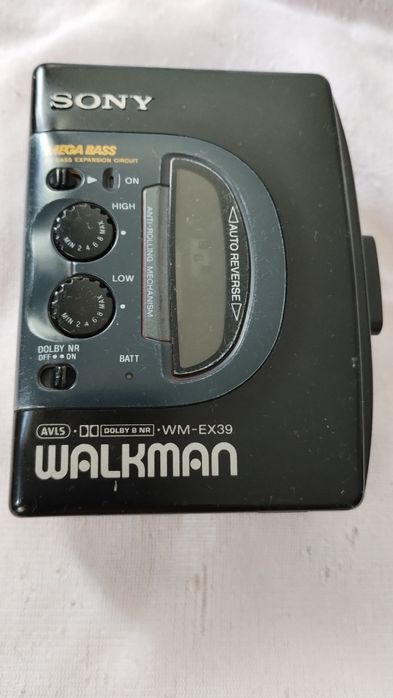 Vând doua Walkman Sony
