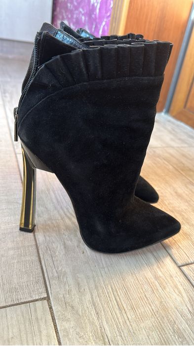 Натуральная замшевая обувь