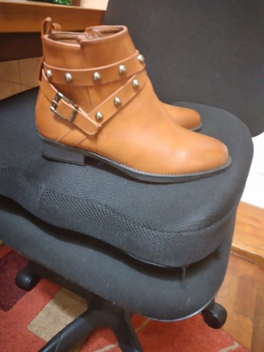 Ghete Noi marimea 39