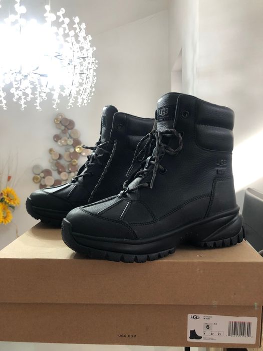 Bocanci UGG noi in cutie mărime 37 pentru femei