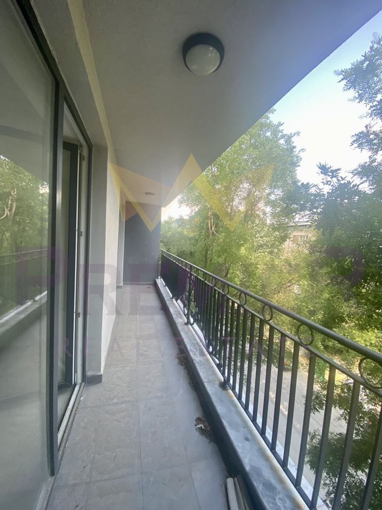 Продава се Двустаен апартамент в Перник, Център - 97 кв.м за 1400 €/кв.м - Снимка #1